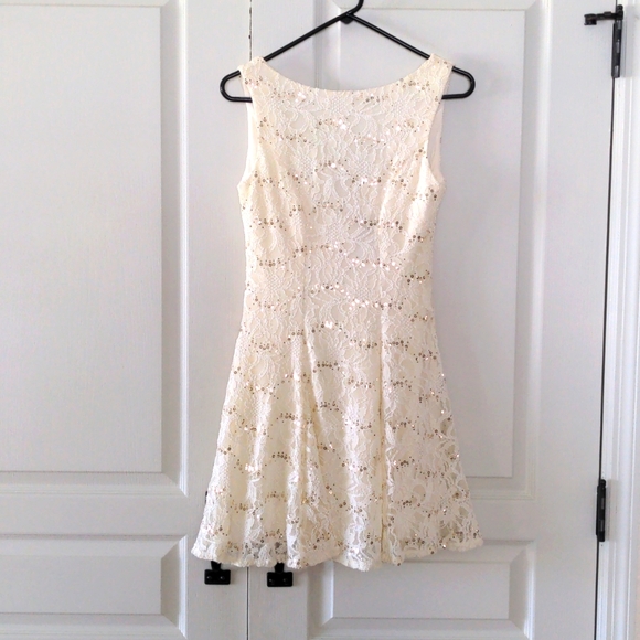B Darlin Cream and Gold Dress Size 5/6 - Picture 1 of 5